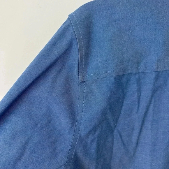 Eddie Bauer wrinkle resistant  blue top - Picture 13 of 14